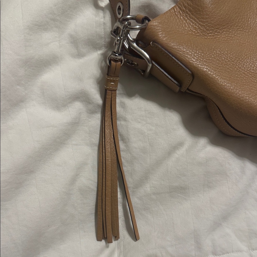 Coach - Tan Leather Shoulder Bag - Picture 3 of 11